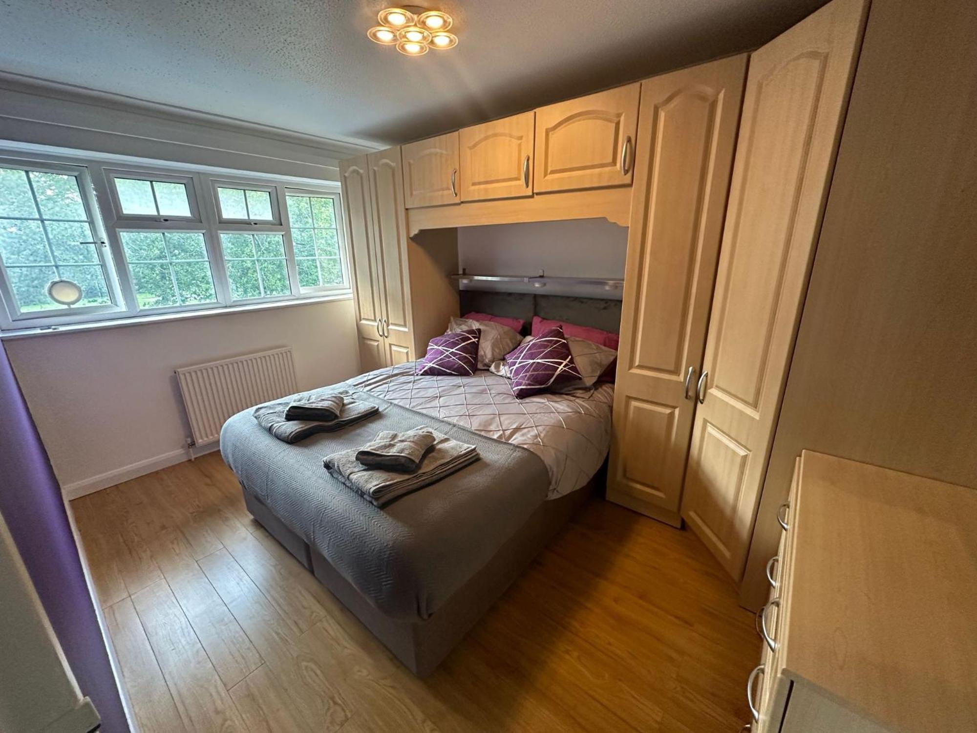 Rooms In Stylish House Милтон-Кейнс Экстерьер фото